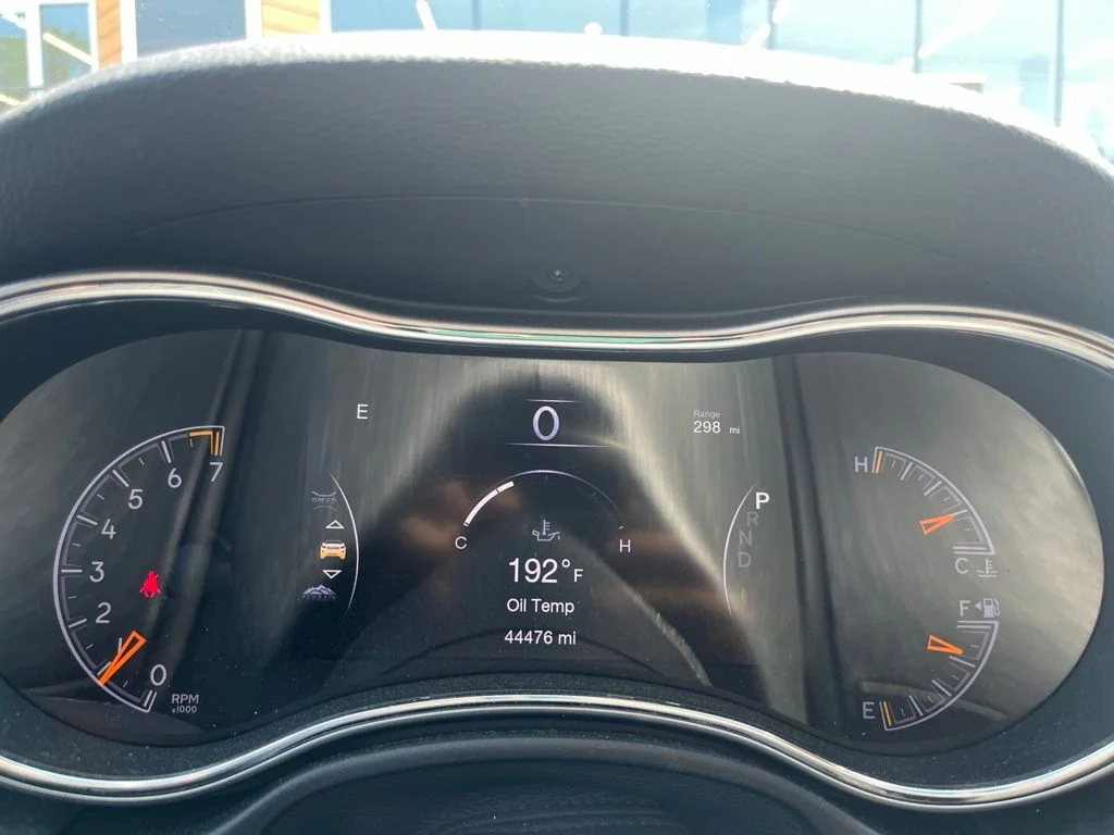 Used 2018 Gray Jeep Limited image 3