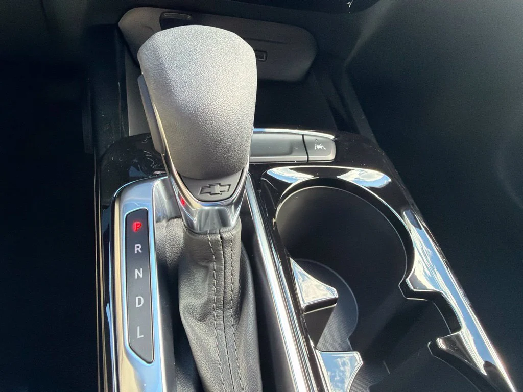 New 2026 Summit White Chevrolet LT image 24