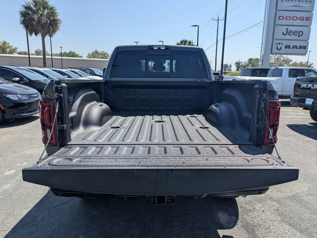 New 2026 Granite Crystal Metallic Clear-Coat Exterior Paint RAM Laramie image 13