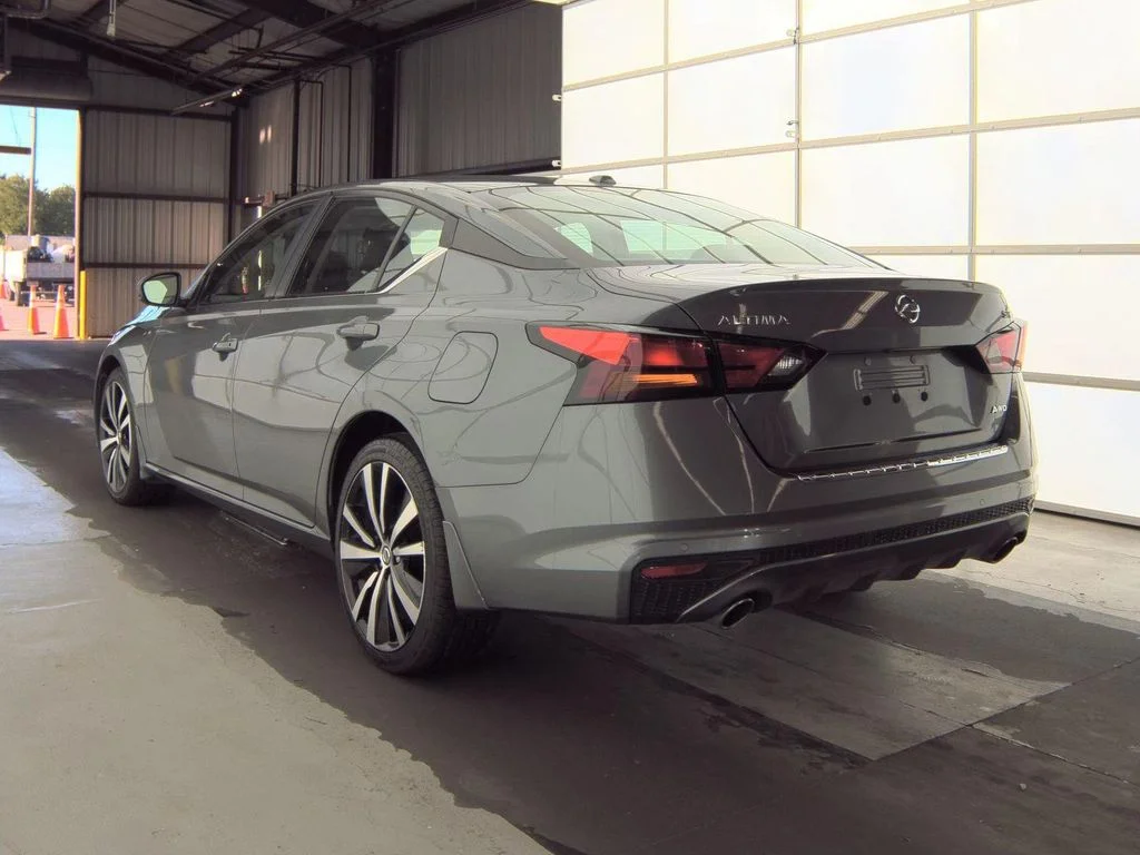 Used 2021 Gray Nissan 2.5 SR image 4