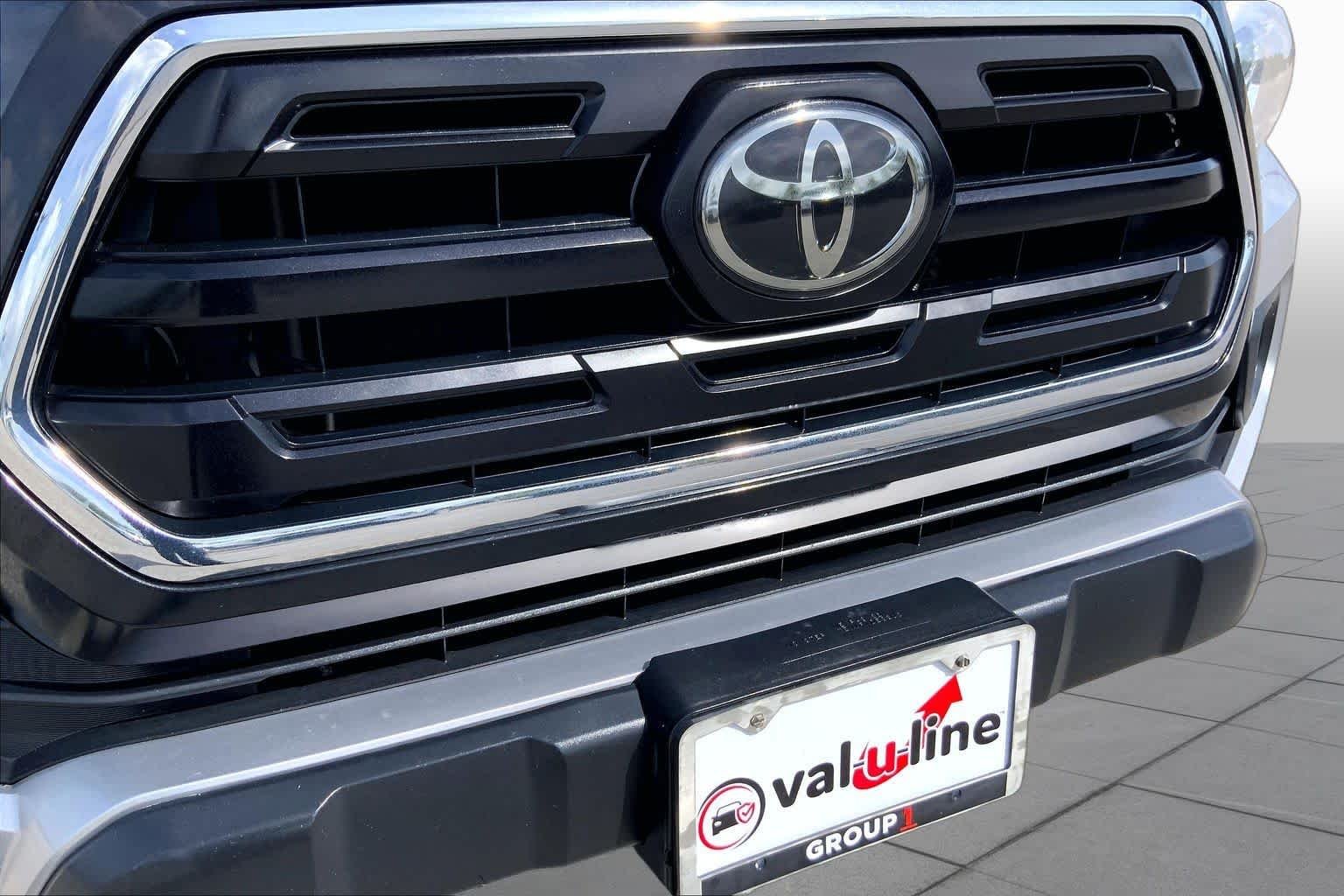 Used 2019 Silver Sky Metallic Toyota SR5 image 28