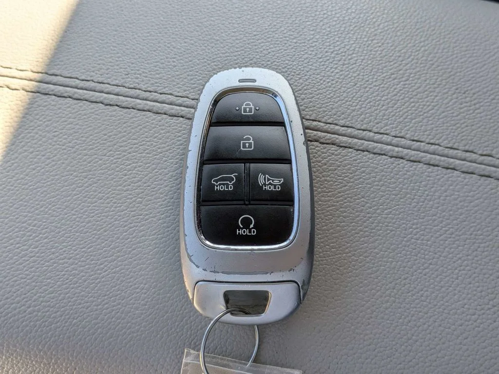 Used 2024 Black Hyundai SEL image 30