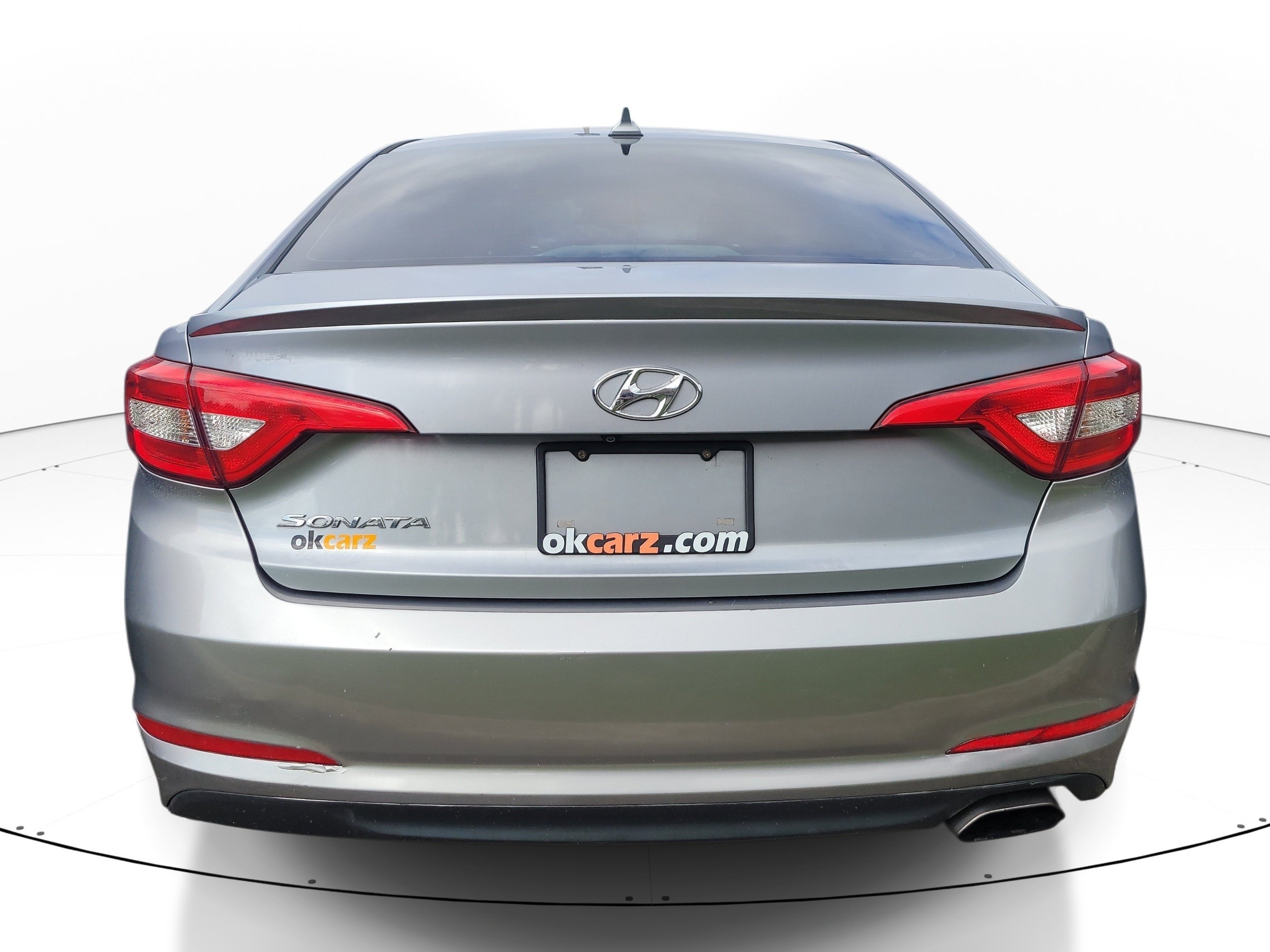 Used 2017 Shale Gray Metallic Hyundai SE image 5