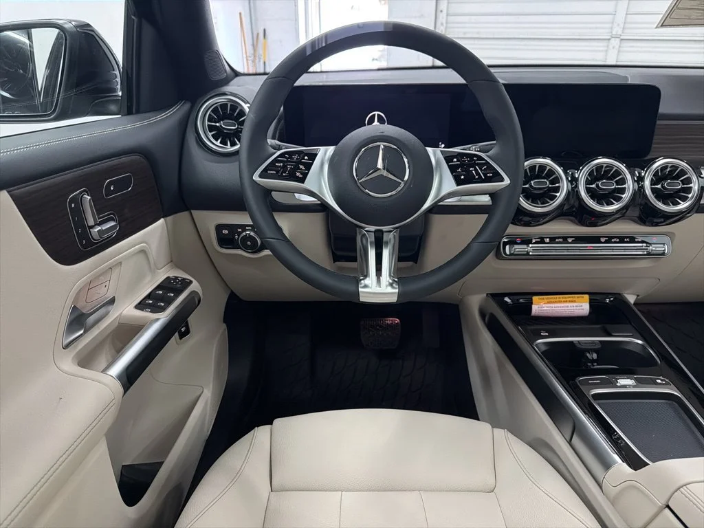 Used 2026 Black Mercedes-Benz GLB 250 image 20