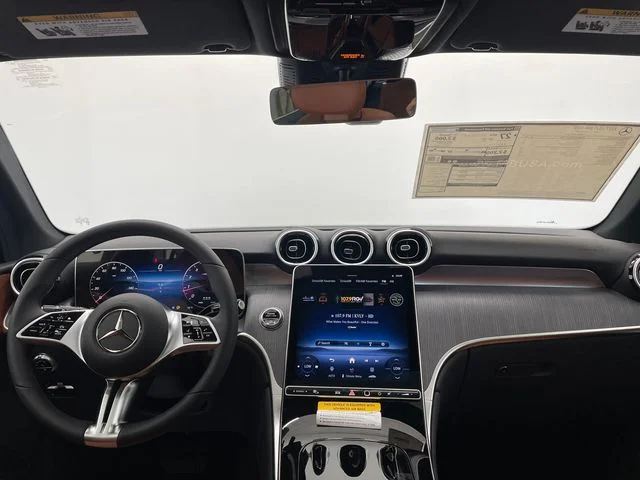 New 2027 White Mercedes-Benz GLC 300 image 6