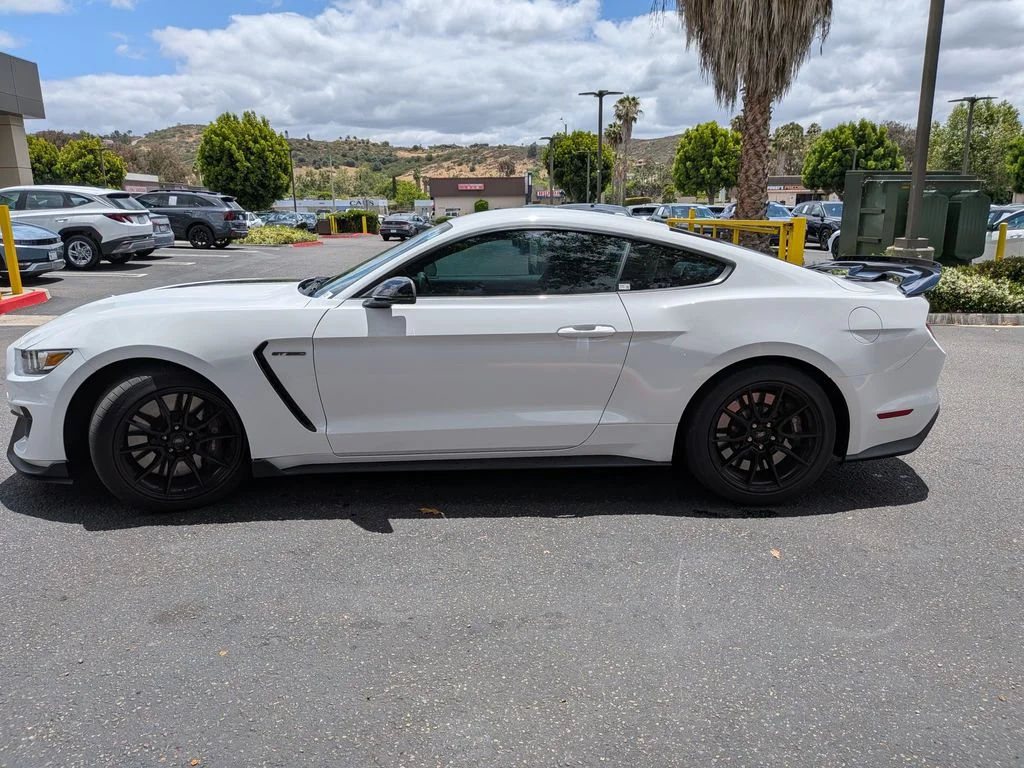 Used 2020 White Ford Shelby GT350 image 3