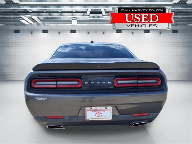 Used 2019 Granite Pearl Coat Dodge SXT image 3