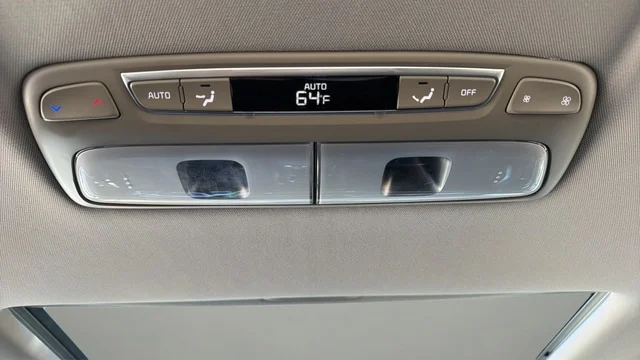 Used 2025 Everlasting Silver Kia S image 21