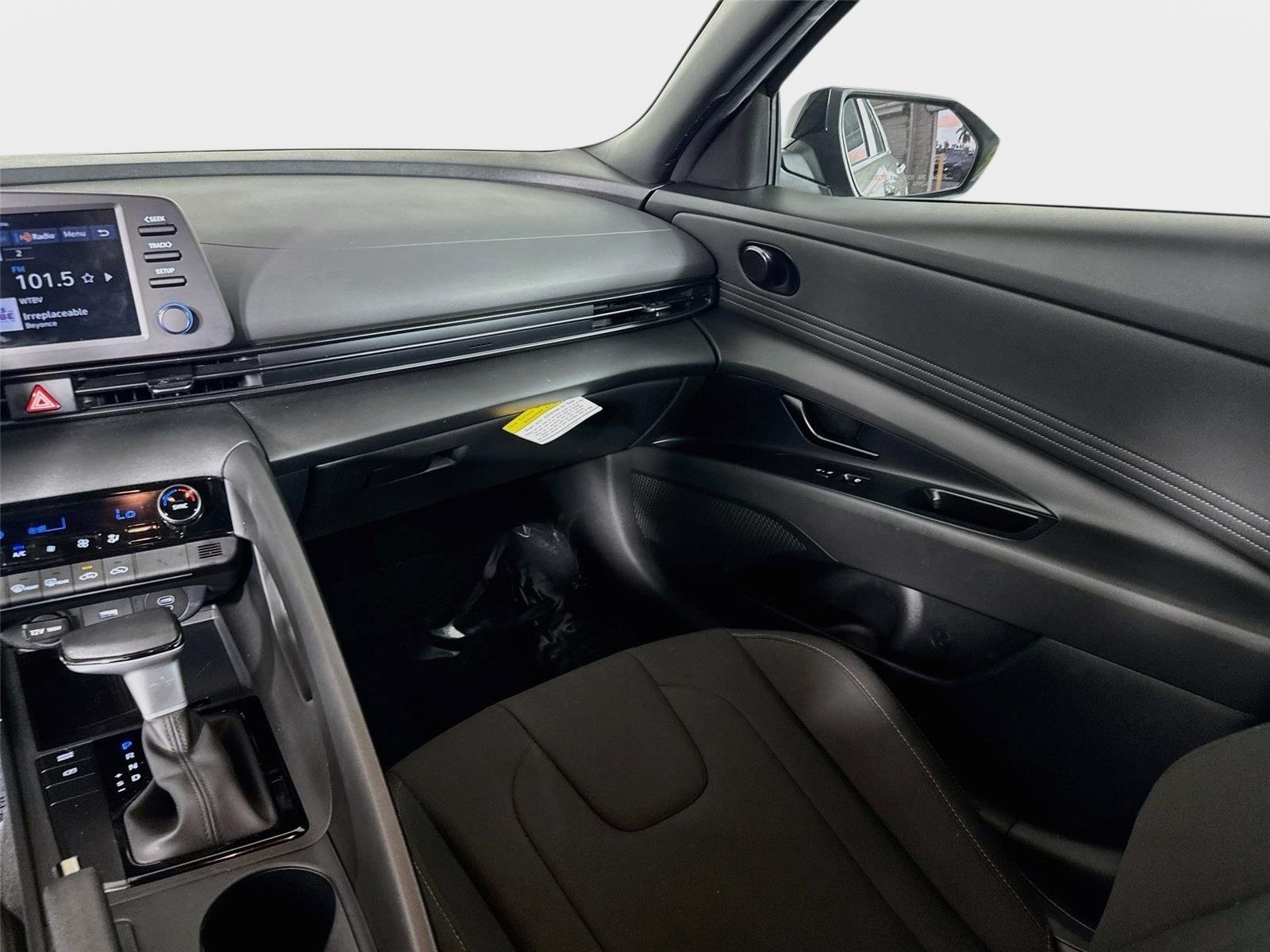 Used 2025 Amazon Gray Hyundai SEL Sport image 22