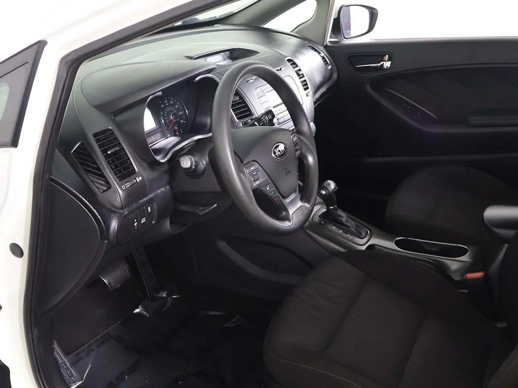 Used 2016 White Kia LX image 16