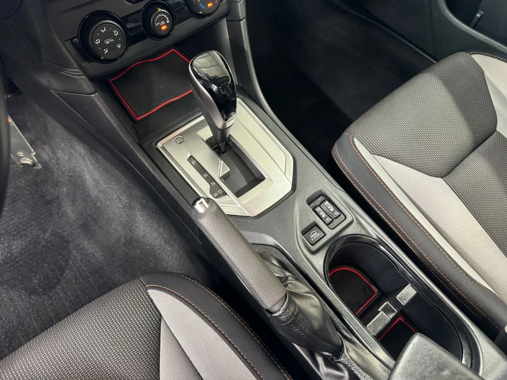 Used 2018 White Subaru 2.0i Premium image 23