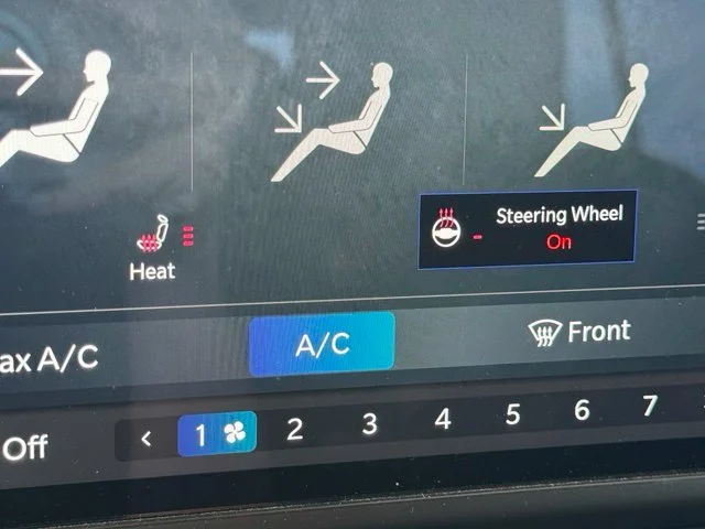 Used 2025  Jeep Mojave image 19