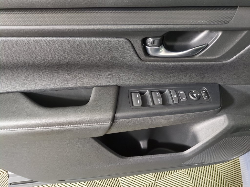 2025 Honda CR-V EX - Photo 17