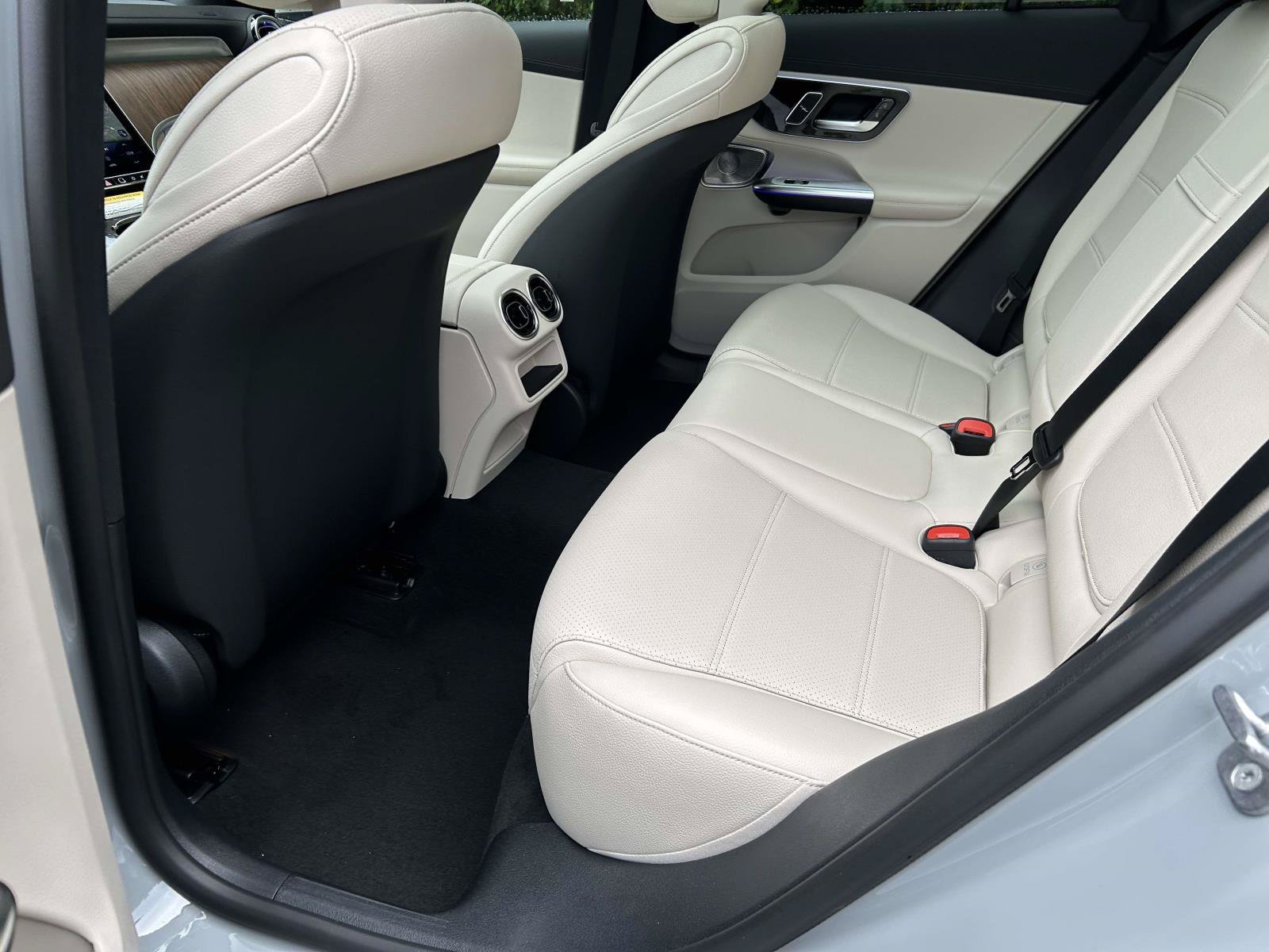 New 2027 MANUFAKTUR Alpine Grey Mercedes-Benz GLC 300 SUV image 36