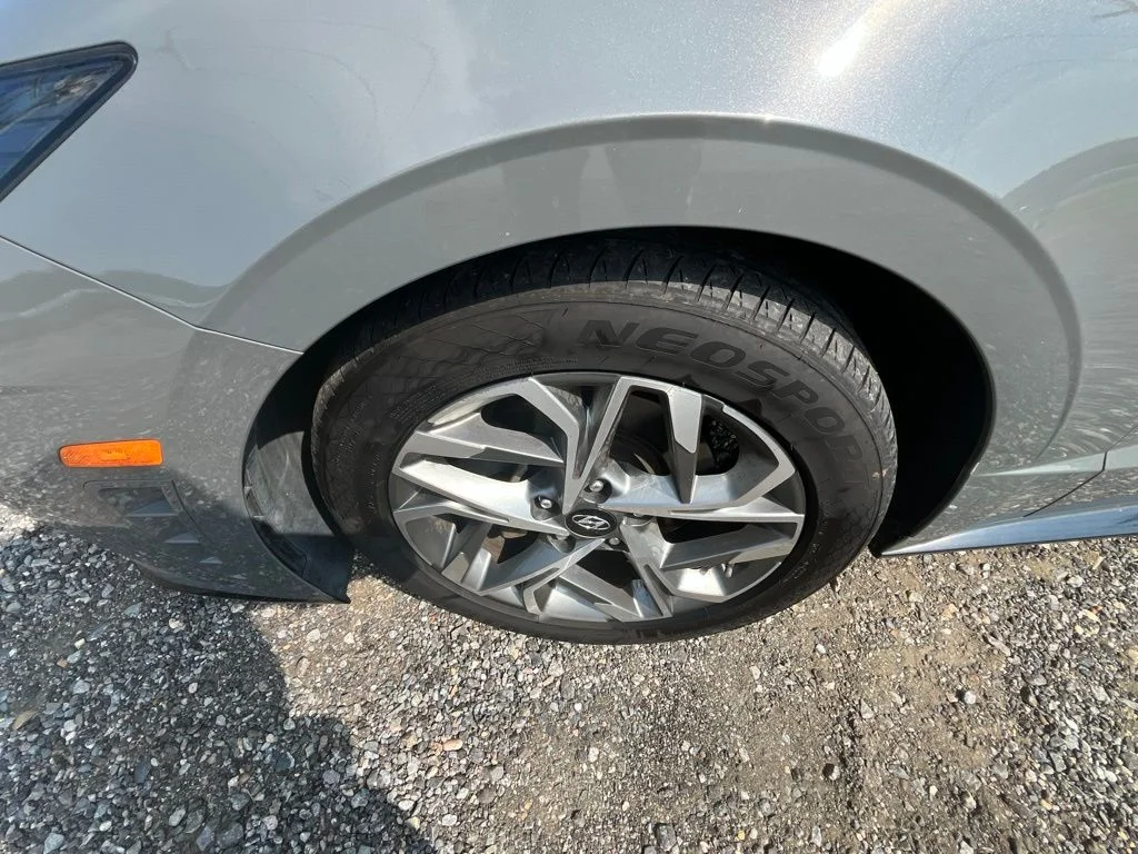 Used 2022 Gray Hyundai SEL image 28