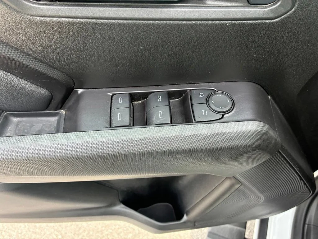 Used 2024 Summit White GMC Elevation image 30