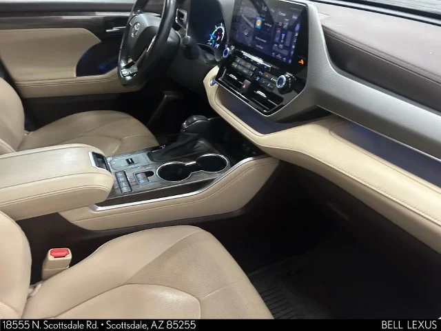Used 2021 Black Toyota Platinum image 12
