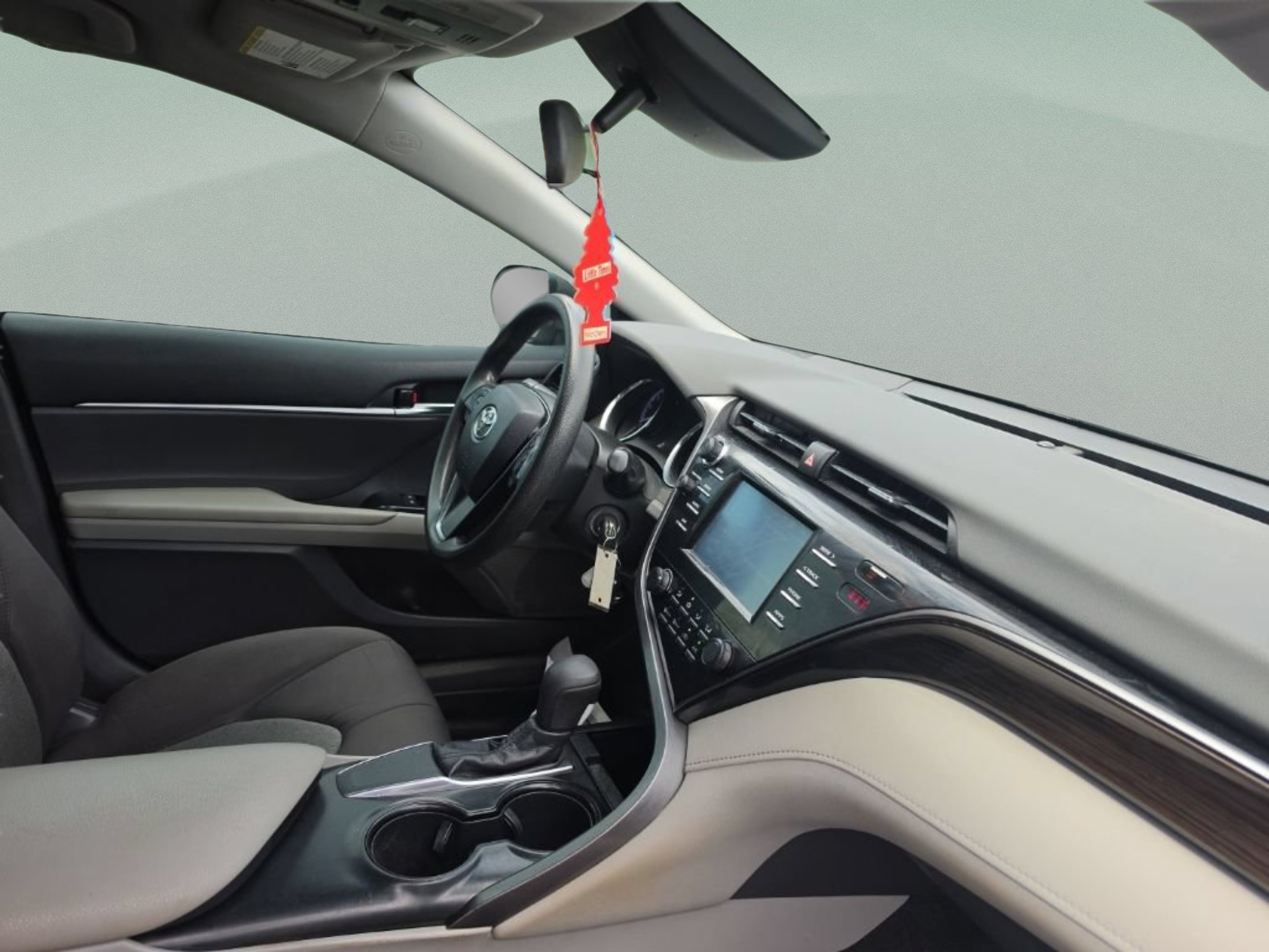 Used 2019 Silver Toyota LE image 24