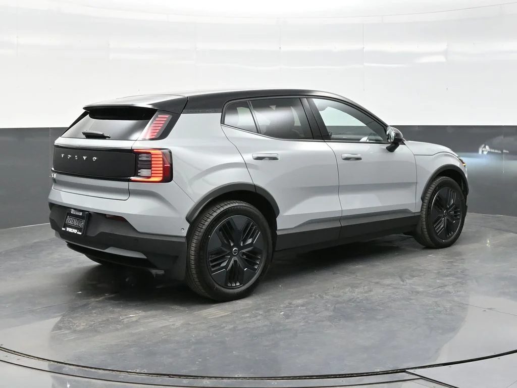 New 2026 Vapour Grey Volvo Twin Motor Cross Country Ultra image 7