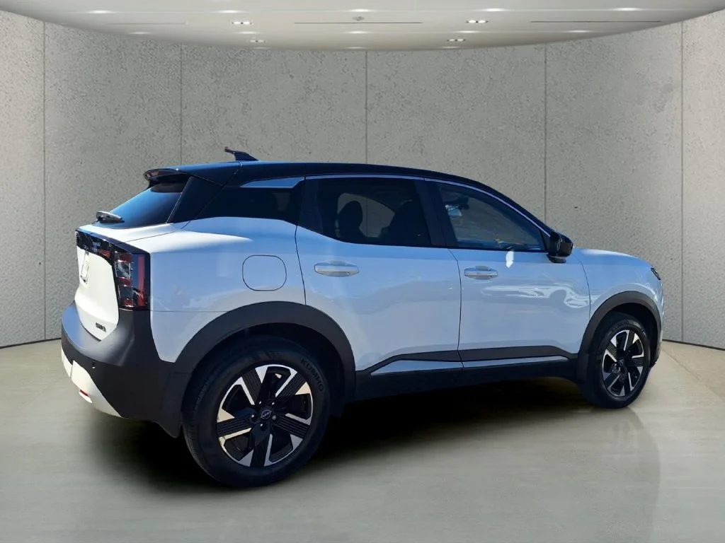 Used 2025 White Nissan SV image 5