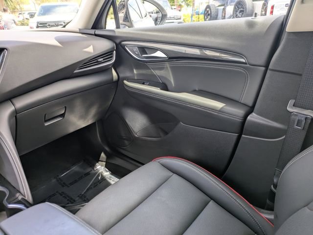 Used 2023 Summit White Buick Essence image 21