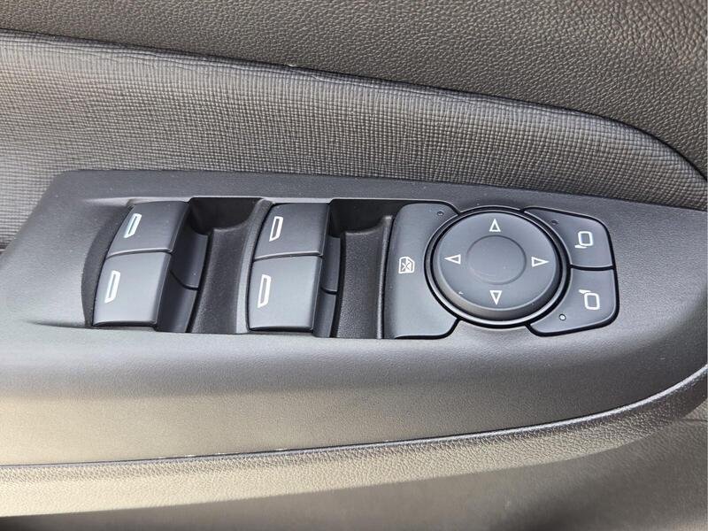 Used 2025 White Frost BUICK FWD 4DR AVENIR image 24