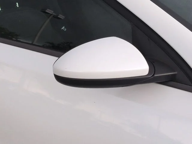 Used 2021 White Kia LXS image 12