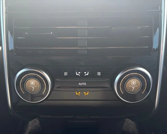 New 2026 Santorini Black Land Rover SE image 39