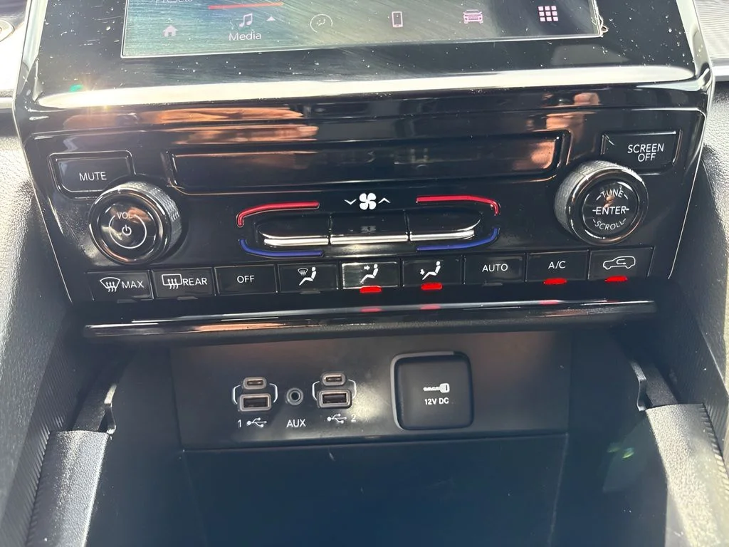 Used 2024 Gray Jeep Laredo X image 20