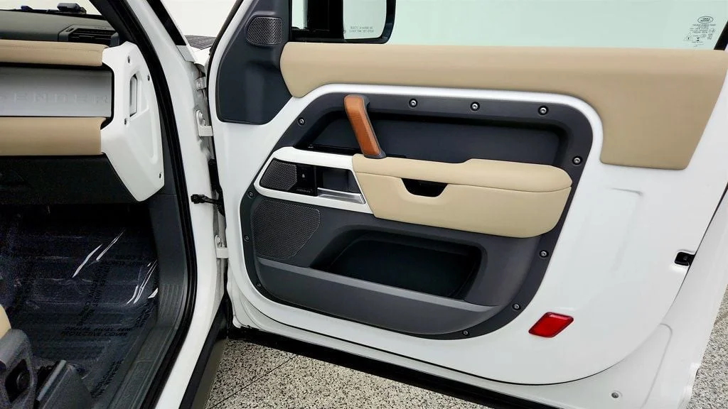 Used 2021 Fuji White Land Rover 90 S AWD w/ Premium LED Lights & Meridian Audio image 25