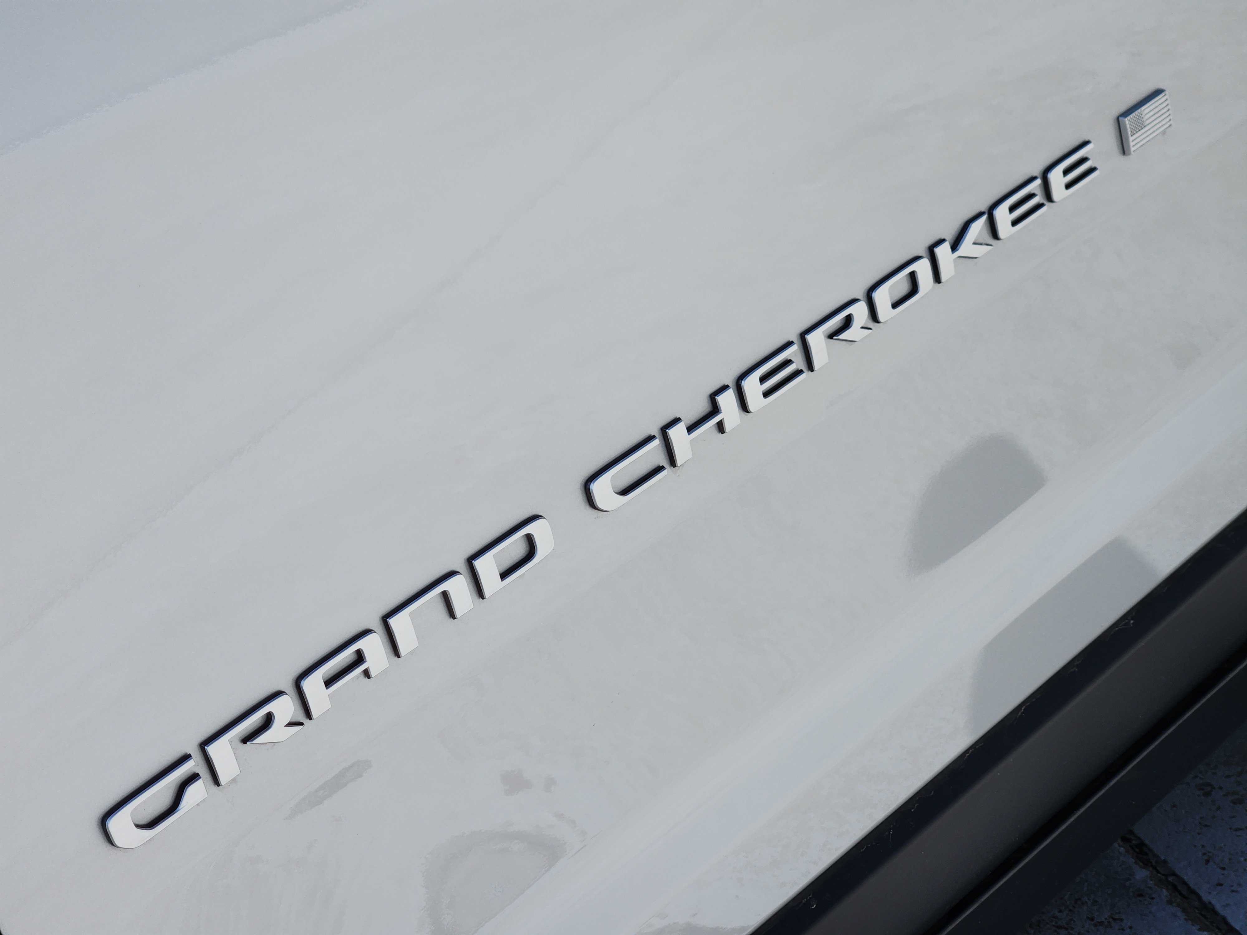New 2026 Silver Zynith Exterior Paint Jeep Laredo X image 7