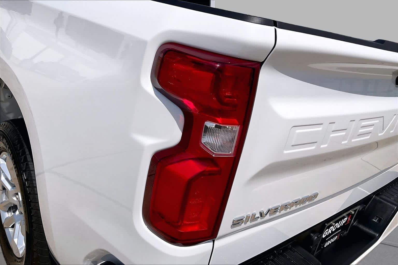 Used 2026 Summit White Chevrolet RST image 27