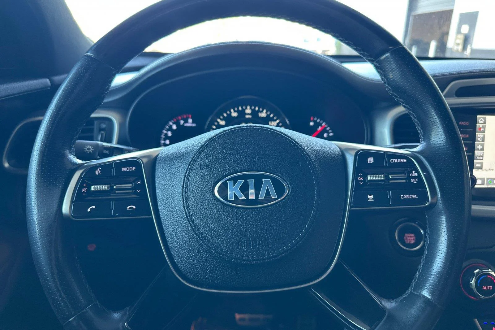 Used 2019 Snow White Pearl Kia SX Limited V6 image 25