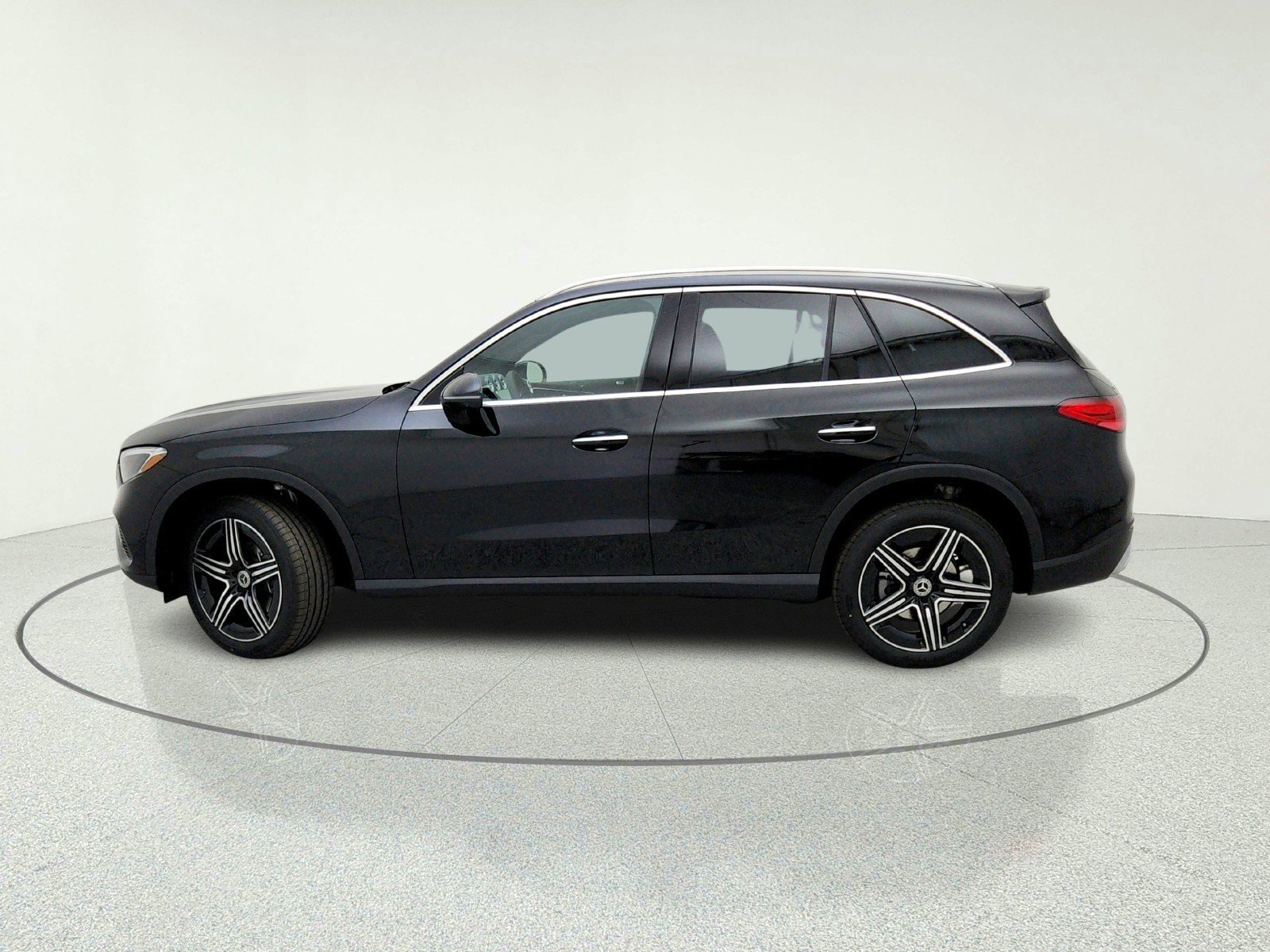 New 2026 Black Mercedes-Benz GLC 300 SUV image 35