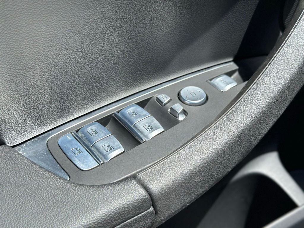 Used 2024 Skyscraper Grey Metallic BMW xDrive30i image 17