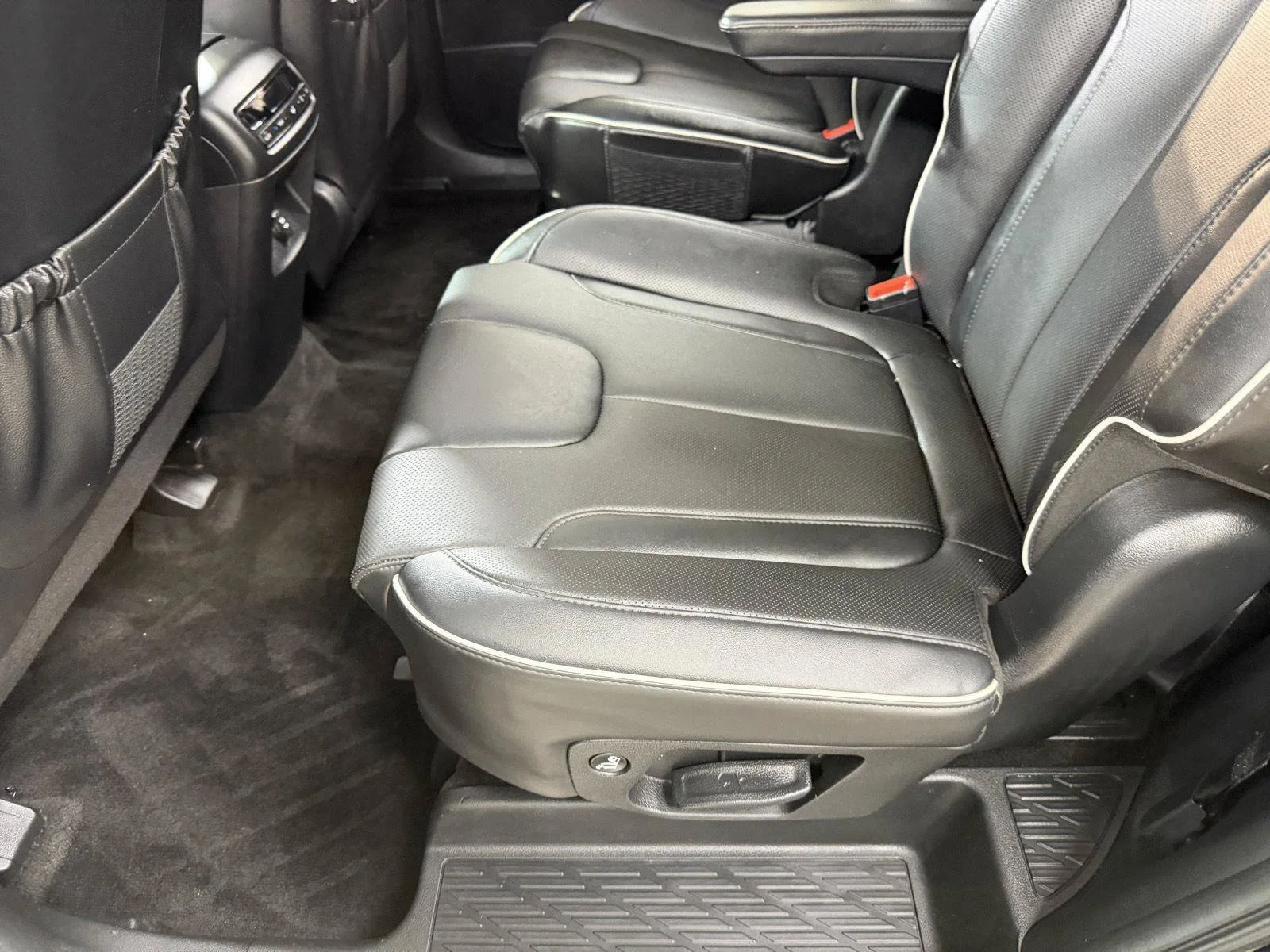 Used 2024 Black Hyundai XRT image 32