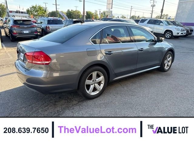 Used 2012 Gray Volkswagen 2.5 SE image 4