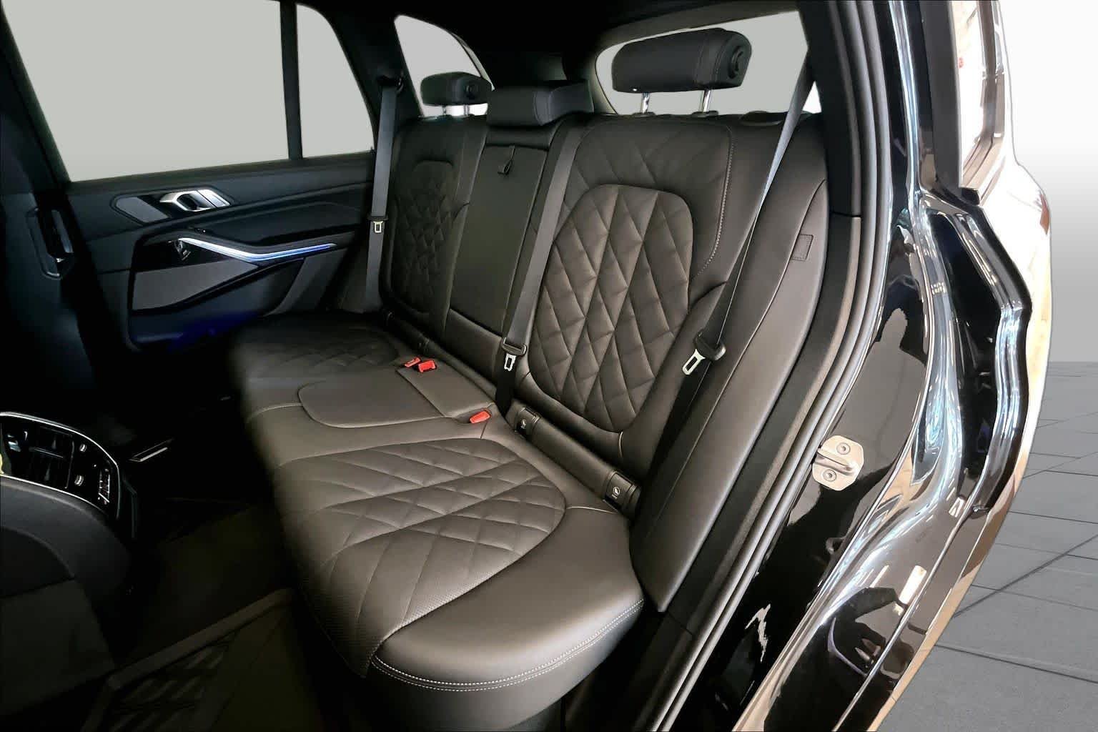 Used 2026 Black Sapphire Metallic BMW xDrive40i image 19