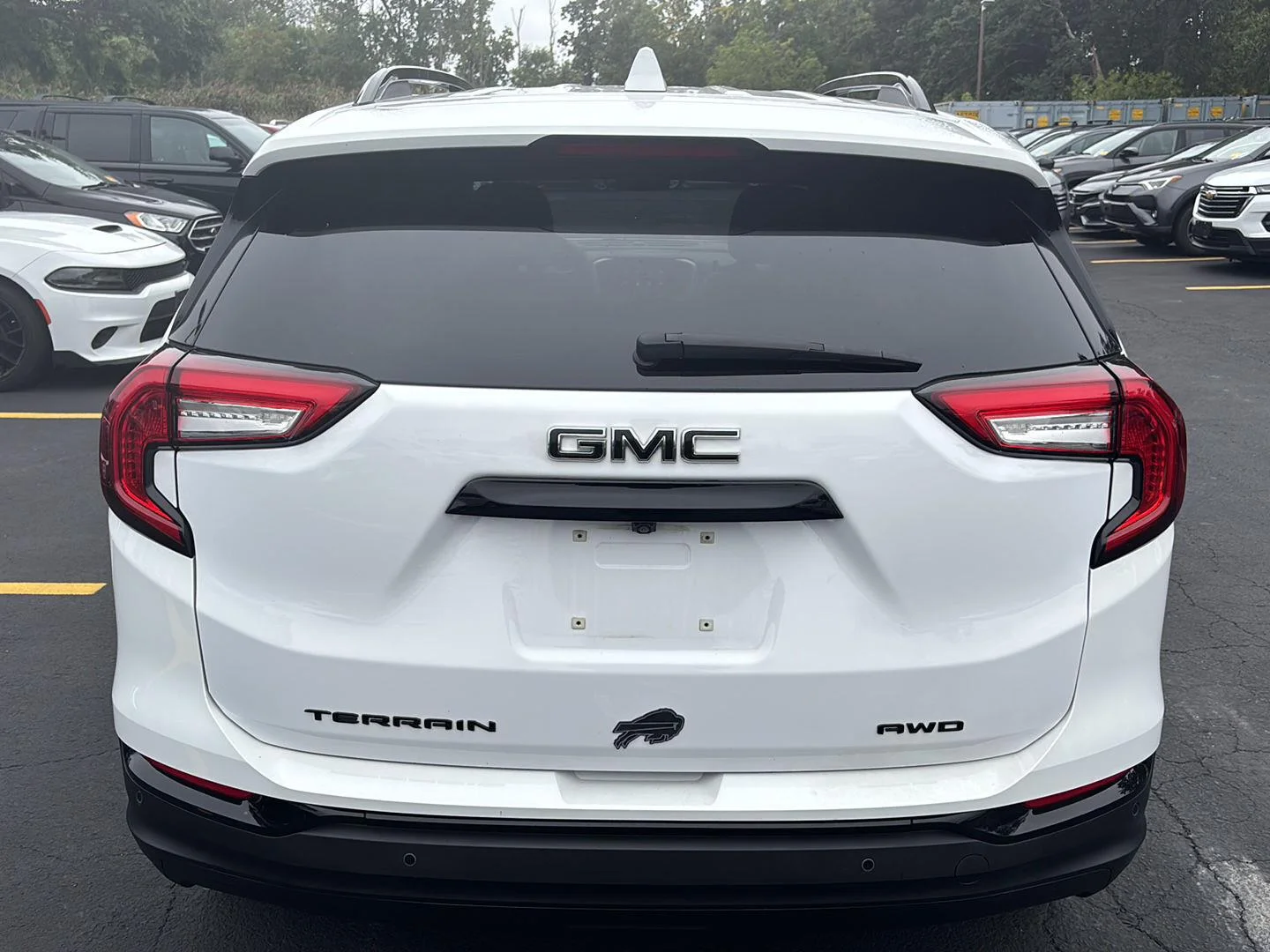 Used 2023 Summit White GMC SLT image 6