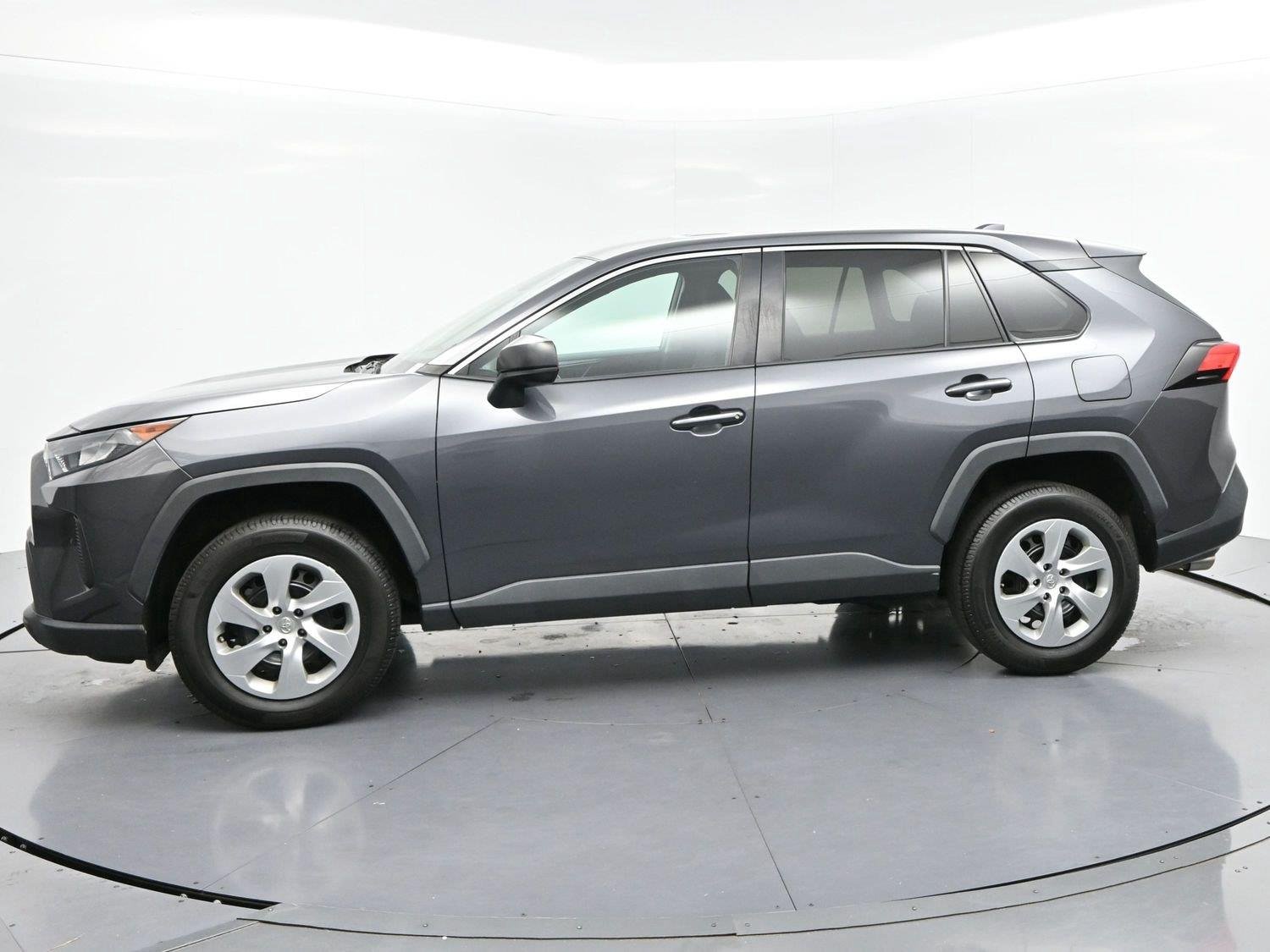 Used 2022 Magnetic Gray Metallic Toyota LE image 4