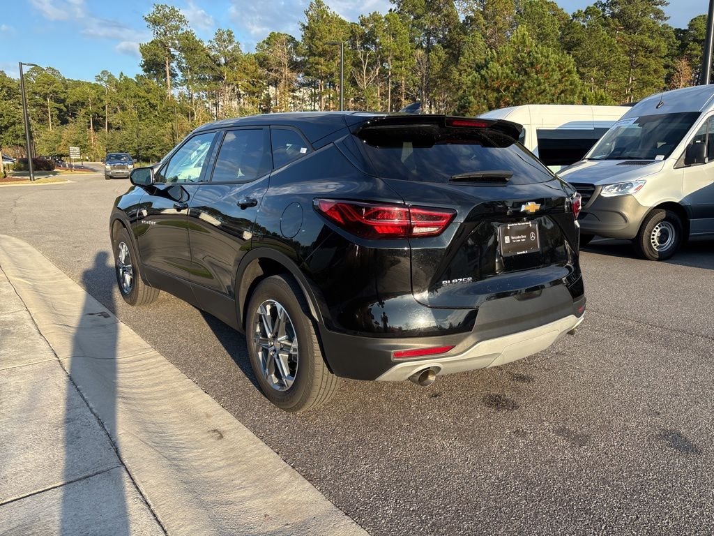 Used 2025 Black Chevrolet LT image 7