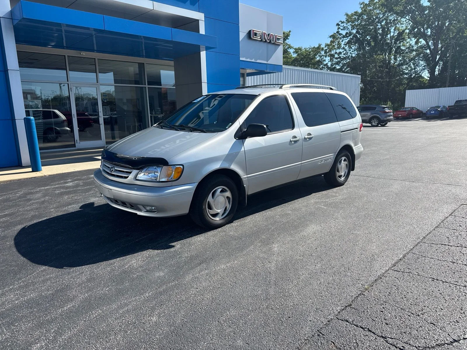 Used 2002 Toyota Sienna LE with VIN 4T3ZF13C72U488170 for sale in Wabash, IN