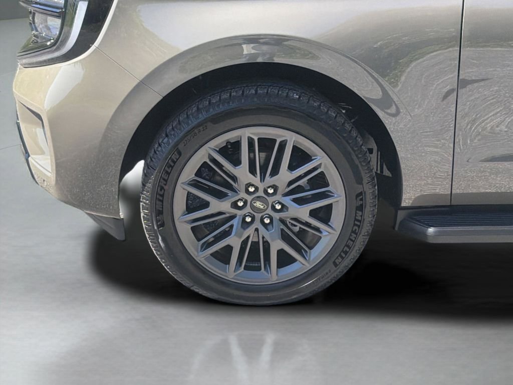 New 2026 Gray Ford Platinum image 29
