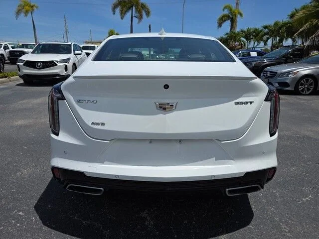 Used 2022 White Cadillac Sport image 5