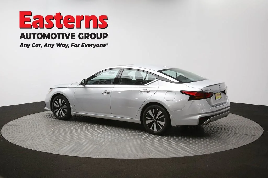 Used 2022 Silver Nissan 2.5 SL image 60