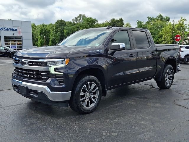 Used 2022 Gray Chevrolet LT image 4