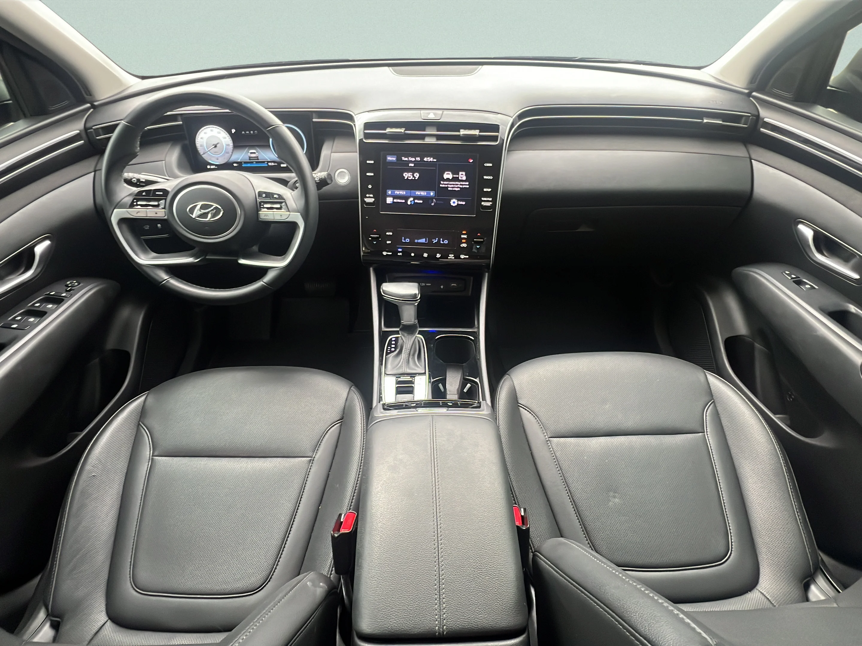 Used 2023 Amazon Gray Hyundai SEL image 11