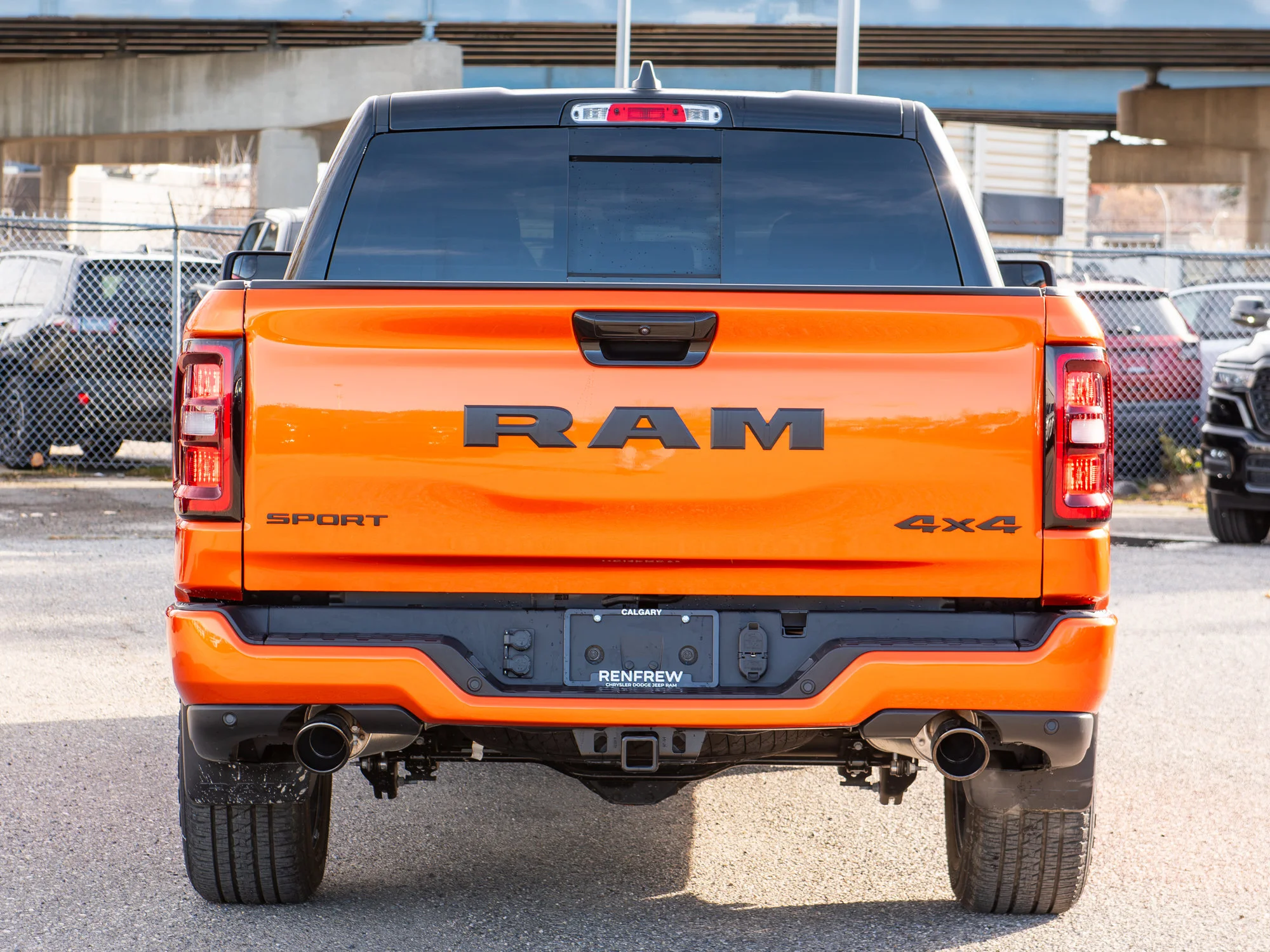 New 2026 Black RAM Sport* Crew Cab 4x4, Heated Seats/Wheel, Panoramic Sunroof, Navigation image 5