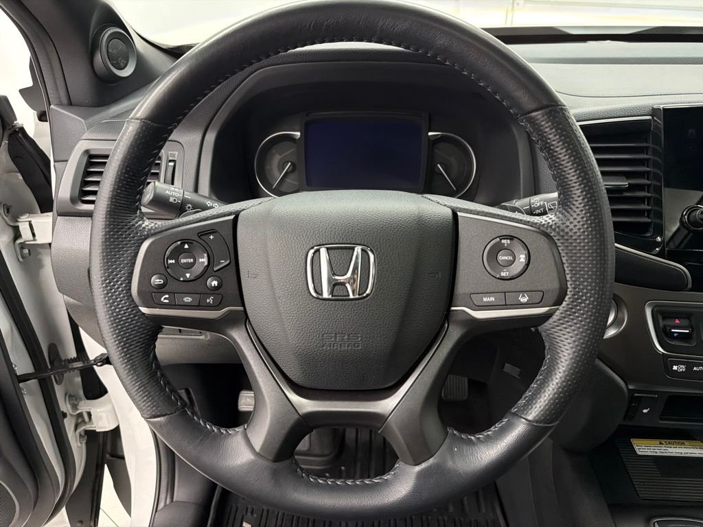 Used 2023 White Honda EX-L image 19