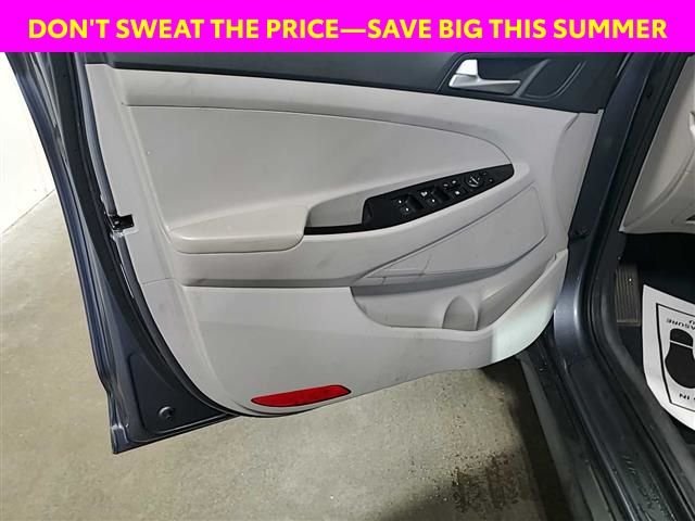 Used 2021 Gray Hyundai SE image 5